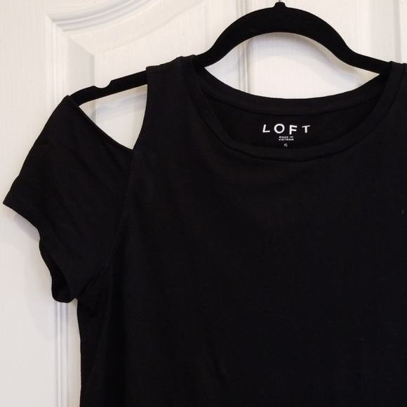 Black LOFT Tee with Shoulder Slits - Picture 3 of 4